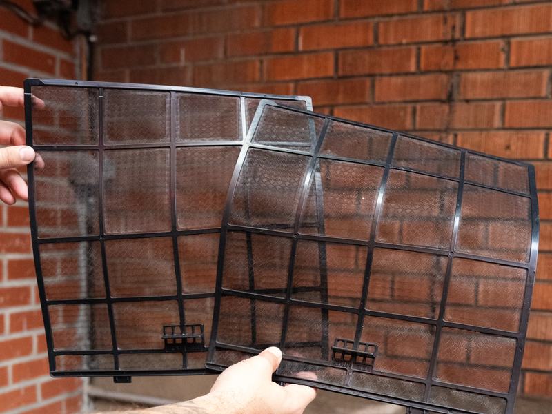 Les mêmes filtres de thermopompe propres après le nettoyage ZÉVAIR