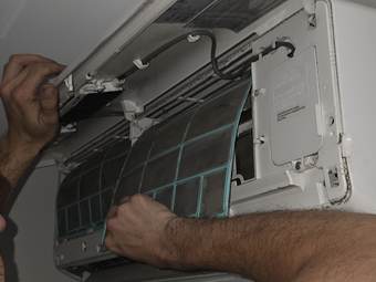 Nettoyage en profondeur d’une thermopompe murale par ZÉVAIR à Mascouche